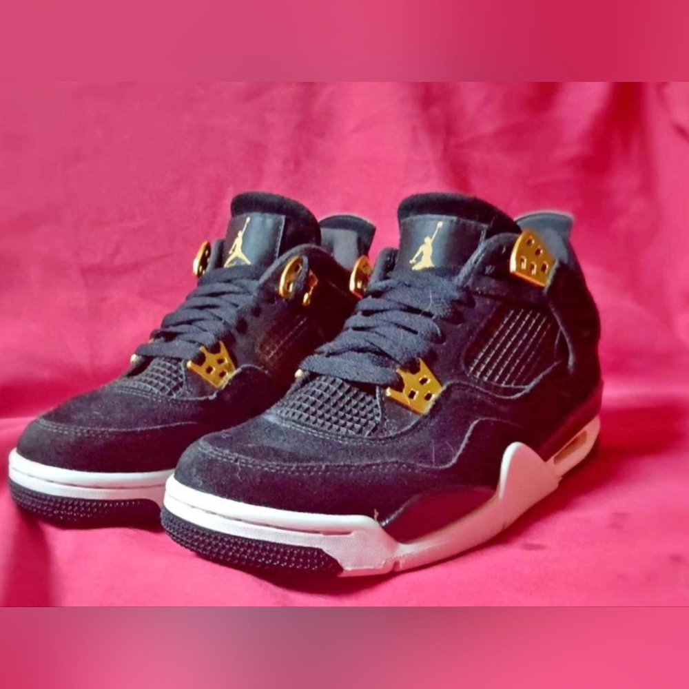 Air Jordan Retro 4 Royalty